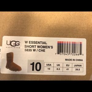 UggAustralia Essential Short Boot Size 10